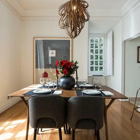 Charming Bairro Alto Apartment *